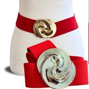 Vintage Red Stretch Belt Gold Sculptural Buckle M-L 1970s 1980s Glam Accessory
